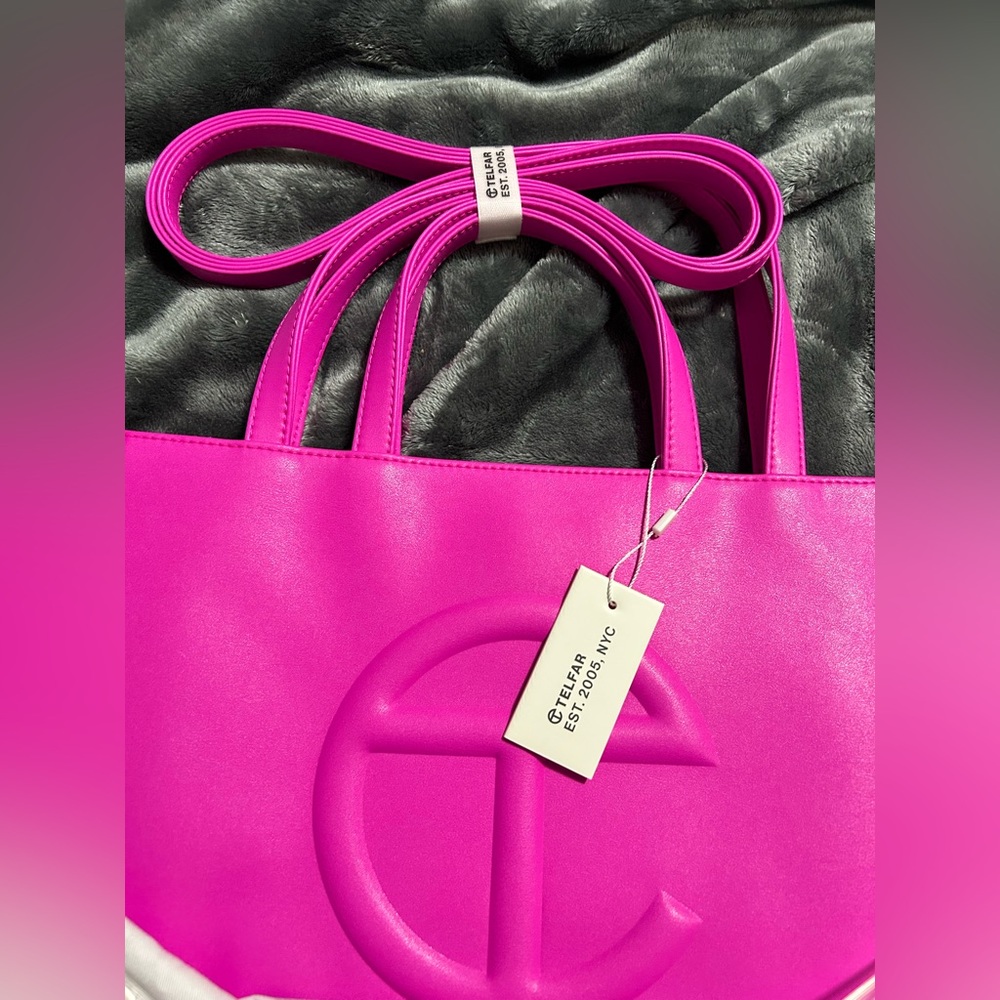 Azalea medium Telfar bag - Picture 2 of 3